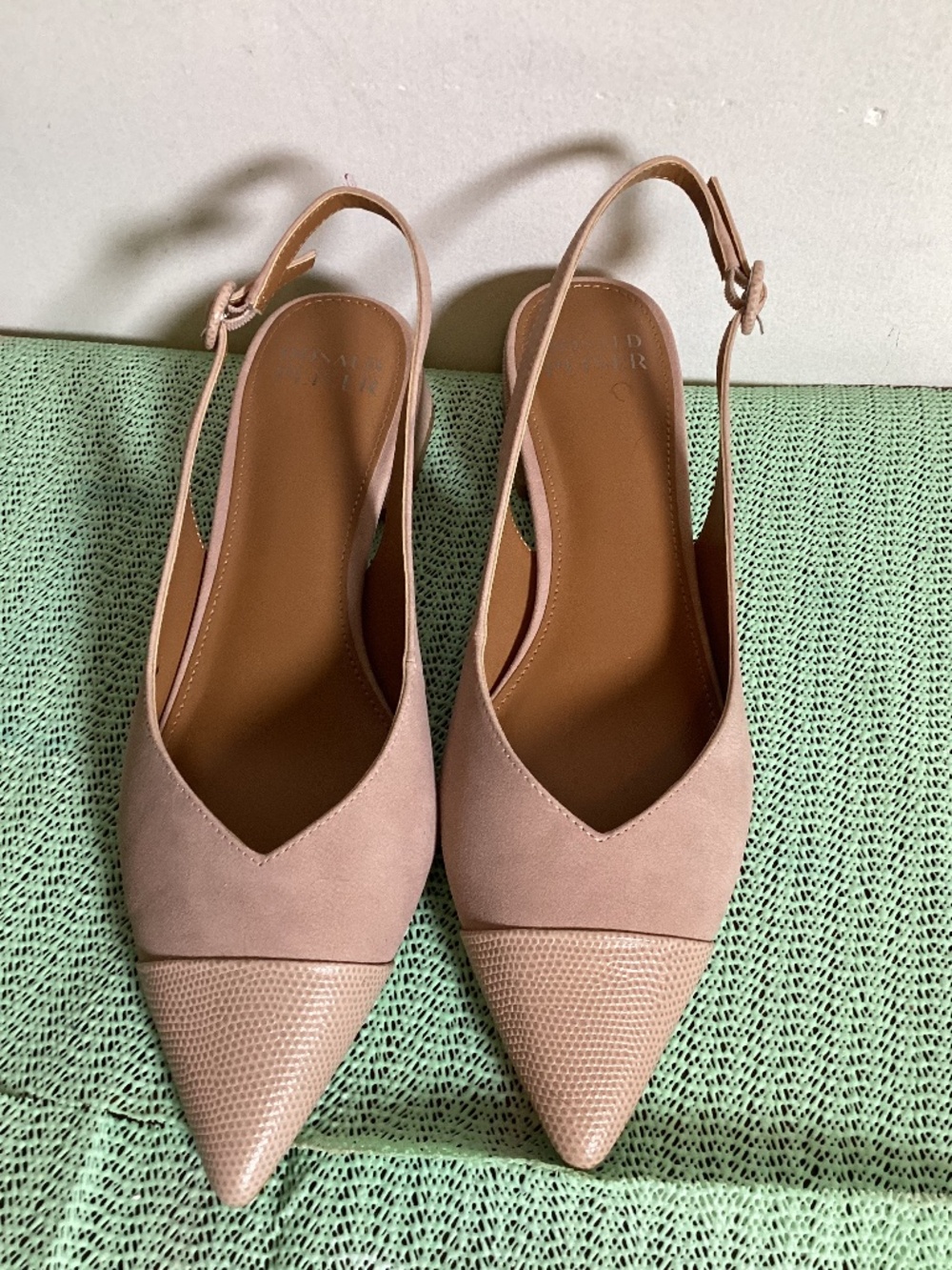 Donald.J. PLINER “Payton” sling back pumpm SZ 8 pointed toe